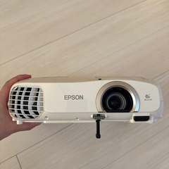 格安！値段下げました！プロジェクター　EPSON 白(当時十数万で購入)の画像