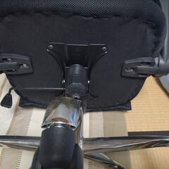 メッシュ オフィスチェア ロッキング機能付きの画像