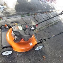 人気のブラックデッカー芝刈り機入荷！サイド排出ばりきあるよ