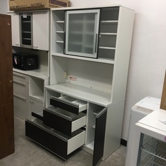 食器棚／コンセント2口付きの画像