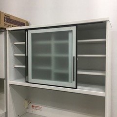 食器棚／コンセント2口付きの画像