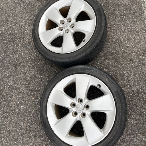 プリウスのホイールとタイヤ215/45/R17