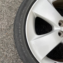 プリウスのホイールとタイヤ215/45/R17の画像