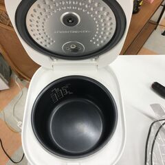 【ｼﾞｬﾝｸﾞﾙｼﾞｬﾝｸﾞﾙ金沢店】 炊飯器 ヤマダ YRC05MX 2022年製 ※動作チェックOK/1か月保証の画像