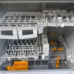 Panasonic 電気食器洗い乾燥機　NP-TR9-C 2016年製
の画像