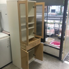食器棚の画像