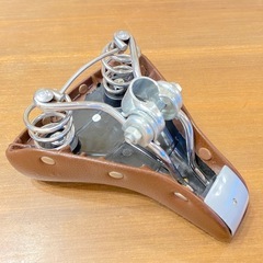 【中古品】自転車サドル レトロ調 ブラウンの画像