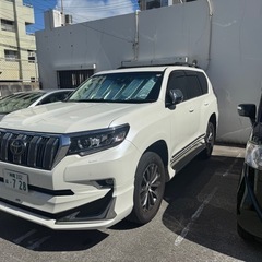 ラウンドクルーザー　プラドの画像