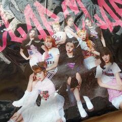 【新品】NiziU Tシャツの画像