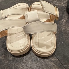 ダイアナパンプス・サンダルの画像