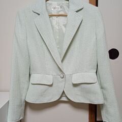 ブレザー（白に近い薄い緑）の画像