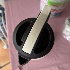 たいがーステンレスポット（1.6L）　PWM-B160-CA アイボリーの画像