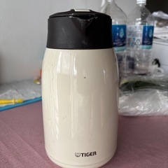 たいがーステンレスポット（1.6L）　PWM-B160-CA アイボリーの画像