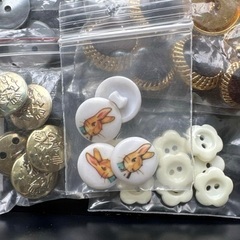 ボタンまとめ売り(ブランドボタン含む)の画像