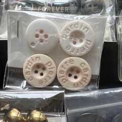 ボタンまとめ売り(ブランドボタン含む)の画像