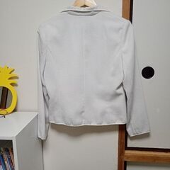 白スーツの画像