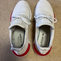 adidasシューズの画像