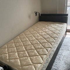 中古シングルベッド❗️マットレス付き‼️
