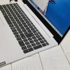 Lenove ノートパソコン i7 の画像