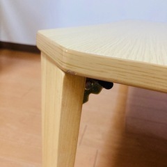 折りたたみテーブルの画像