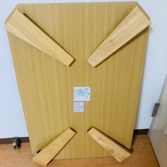 折りたたみテーブルの画像