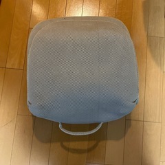 折りたたみ座椅子
の画像