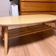 ニトリだ円型ローテーブルの画像