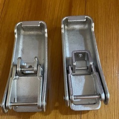 　クーラーボックス　金具の画像