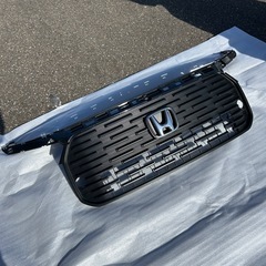 Honda ＷＲＶ-Ｚ　フロントグリル ブラック　【新車外し】の画像