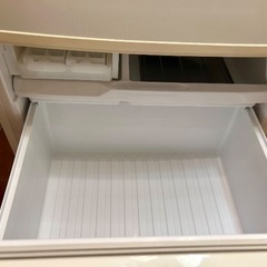 SHARP冷蔵庫どっちもドア SJ-WA35Gの画像