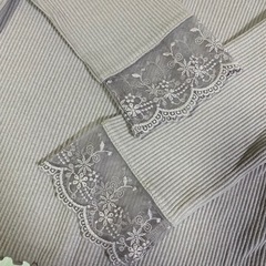 17、レースデザイン トップスの画像