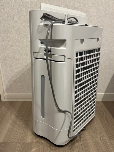 SHARP 加湿空気清浄機 KC-T50-W（ホワイト系）｜注目商品・おすすめ商品に最適 品質管理徹底 安全配送 半年前に購入、未使用新品です。箱はありませんが、状