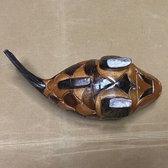お魚の小物入れ木彫りです。かわいい。の画像