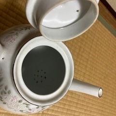 チグハグティーポットの画像