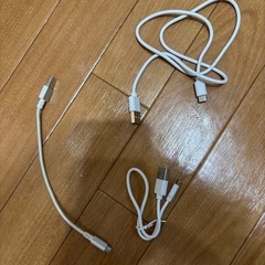 Lightning USB-Cケーブル、USB接続電源タップなど複数セットの画像