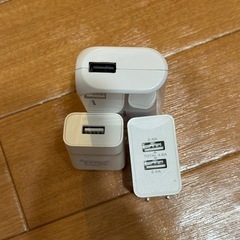 Lightning USB-Cケーブル、USB接続電源タップなど複数セットの画像