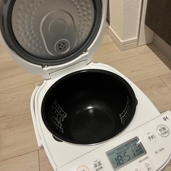 東芝/TOSHIBA/炊飯器 ホワイト RC-10HR-W [5.5合 /IH]
の画像