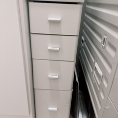 隙間収納チェストの画像