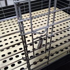 ウサギ用のケージ★錆あり、割れあり、変色あり★ペットの画像