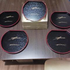プラスチック/木製食器一式の画像
