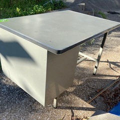 事務用机　机　中古机
の画像
