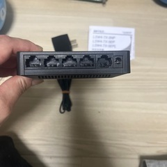 LANケーブルいっぱい挿すやつの画像