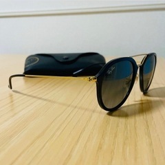 【超美品】Ray-Ban(レイバン) パイロットシェイプモデル　専用ケース付属の画像