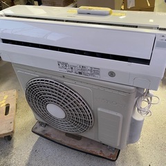 お薦め品‼️分解洗浄済み‼️日立ルームエアコン 2.2kW6-8畳用2015年の画像
