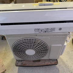 お薦め品‼️分解洗浄済み‼️日立ルームエアコン 2.2kW6-8畳用2015年の画像