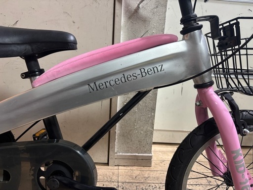 【高級車】メルセデスベンツ　キッズ自転車　１６インチ　ピンク/シルバー Mercedes-Benz メルセデスベンツ子供用自転車 シルバー/ピンク