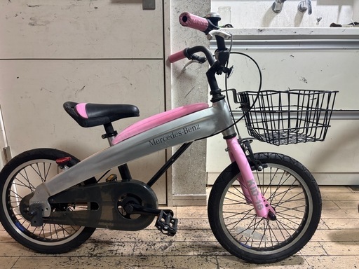 Mercedes-Benz メルセデスベンツ子供用自転車 シルバー/ピンク Mercedes-Benz メルセデスベンツ子供用自転車 シルバー/ピンク