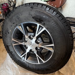 200系ハイエース 純正オプションホイール＆スタッドレスタイヤ
