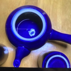 青い急須と湯呑み2個セットの画像