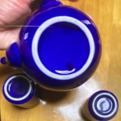 青い急須と湯呑み2個セットの画像